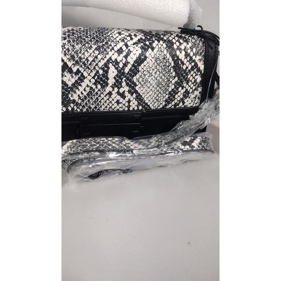 Nicole Miller Crossbody Bag Black And White Animal Print NWTS - Picture 10 of 10